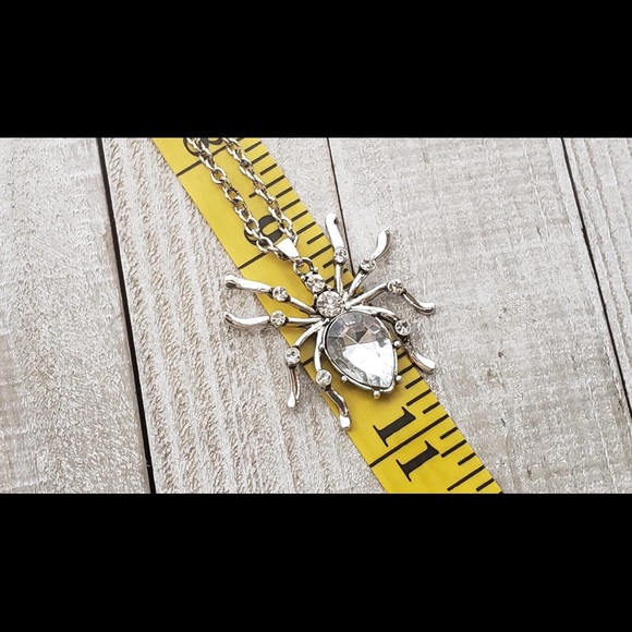 Spider Pendant Necklace - Picture 4 of 6